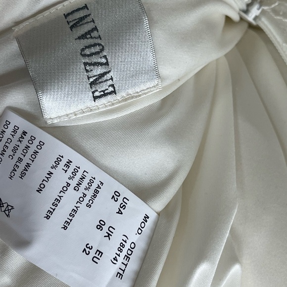 Enzoani Odette Embroidered Floral Lace Wedding Gown Brand New Unaltered size 2 - Picture 13 of 13